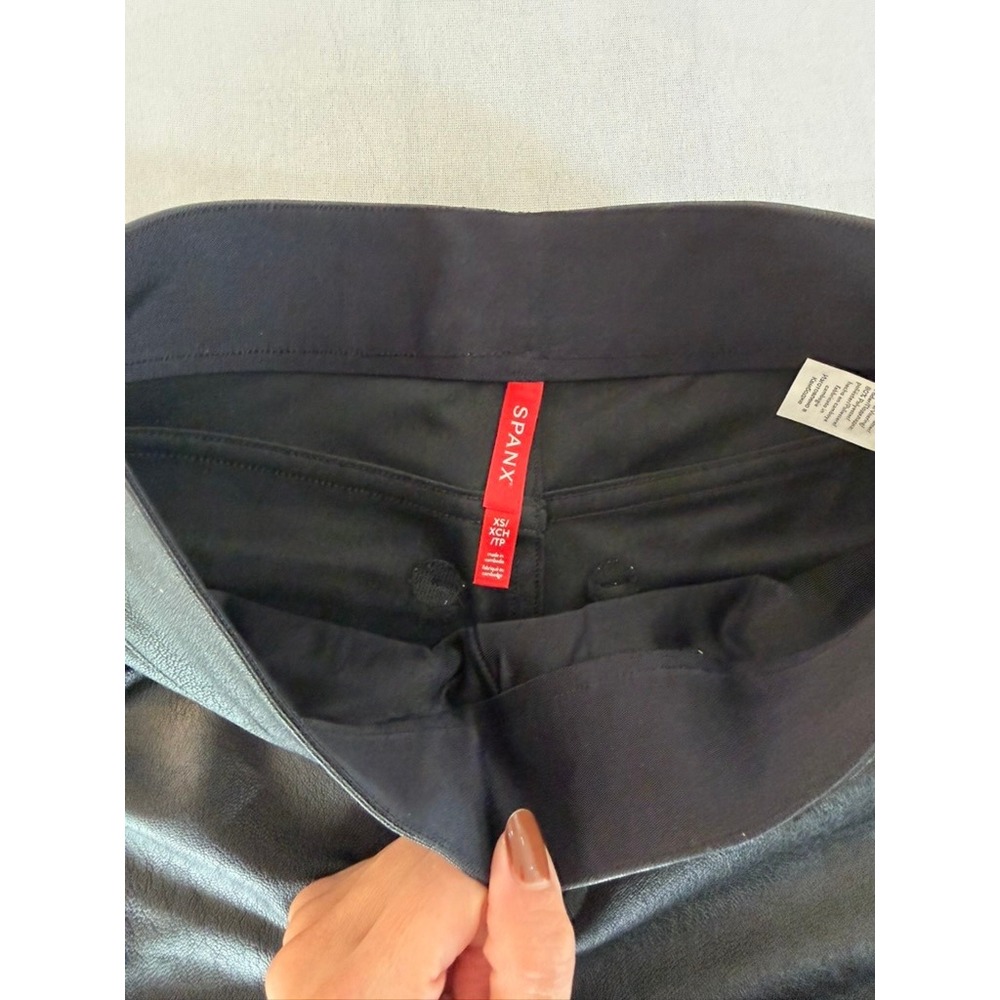 NWT Spanx Faux Leather Slim High Rise Straight Pull On Pants Black Size XS - Picture 6 of 6